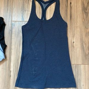 Lululemon size 4 tank